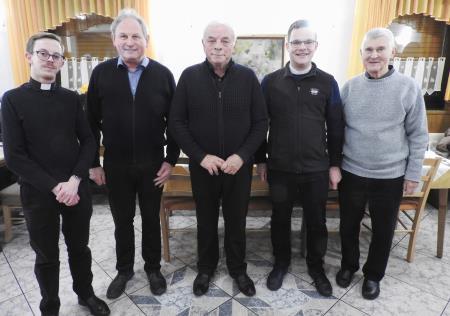 Tradicionalnega srečanja so se udeležili (od leve proti desni) Janez Potisek, Slavko Kalan,  župan Franc Čebulj, župnijski upravitelj Martin Leban in prelat Stanislav Zidar